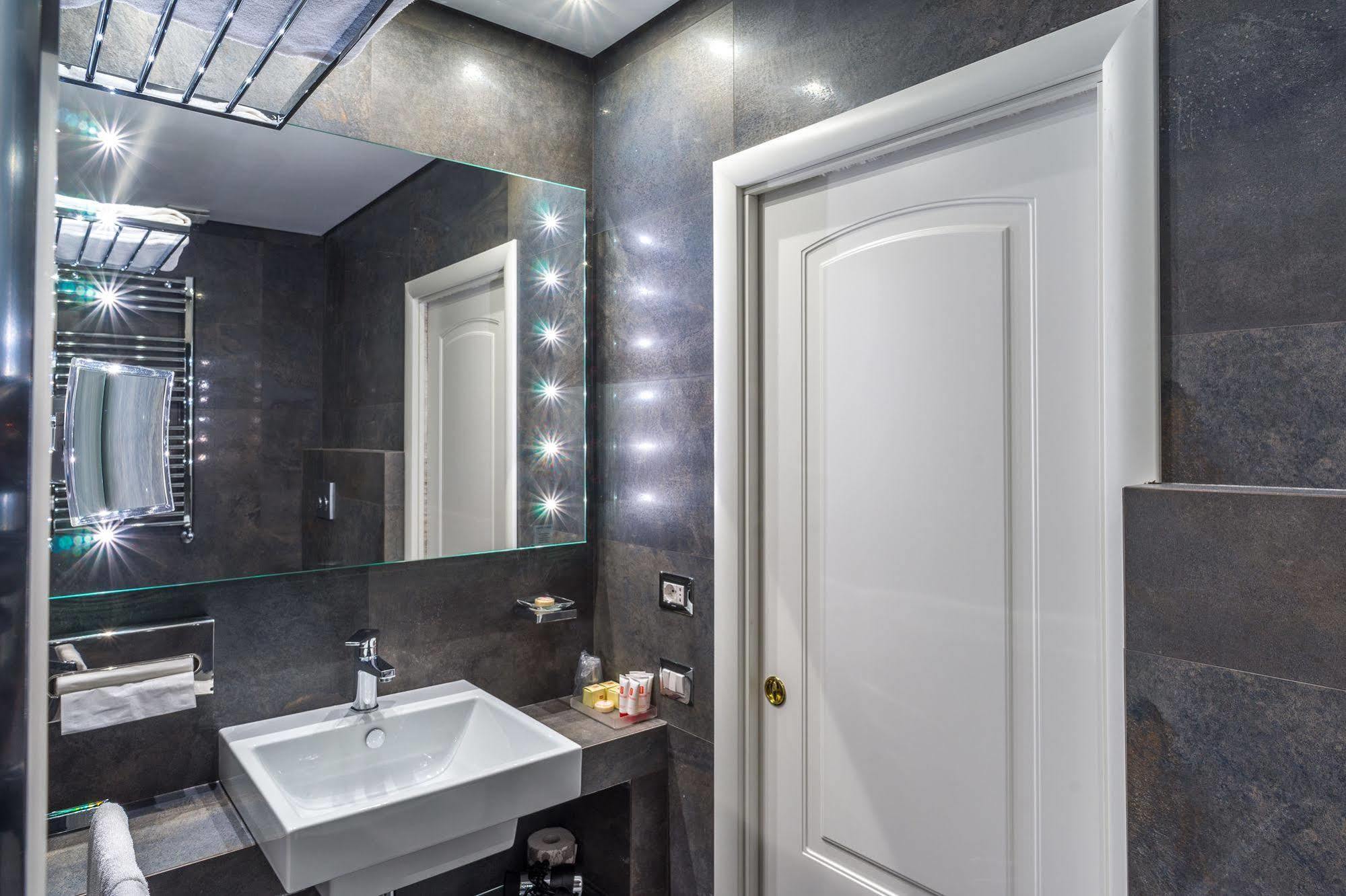 Les Diamants Spanish Steps Suite Roma Esterno foto